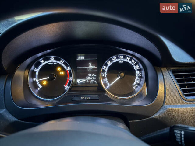 Белый Шкода Рапид, объемом двигателя 1.6 л и пробегом 160 тыс. км за 10000 $, фото 3 на Automoto.ua