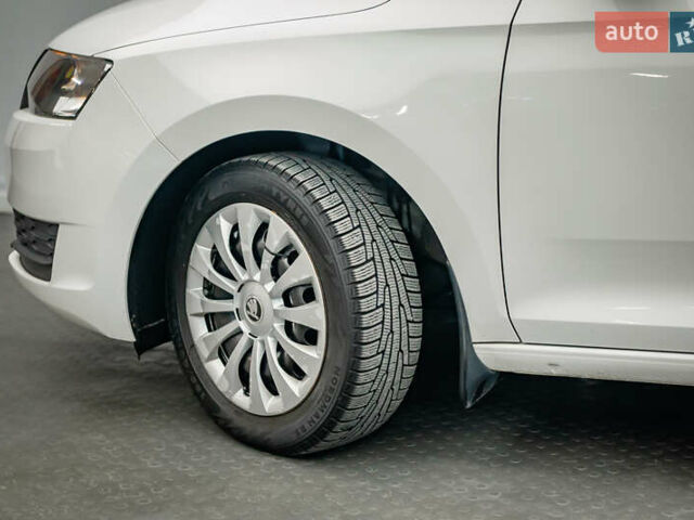 Білий Шкода Рапід, об'ємом двигуна 1.6 л та пробігом 111 тис. км за 10767 $, фото 7 на Automoto.ua
