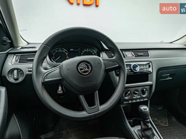 Білий Шкода Рапід, об'ємом двигуна 1.6 л та пробігом 78 тис. км за 11644 $, фото 9 на Automoto.ua