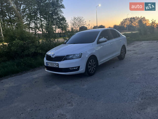 Белый Шкода Рапид, объемом двигателя 1.6 л и пробегом 160 тыс. км за 10000 $, фото 4 на Automoto.ua