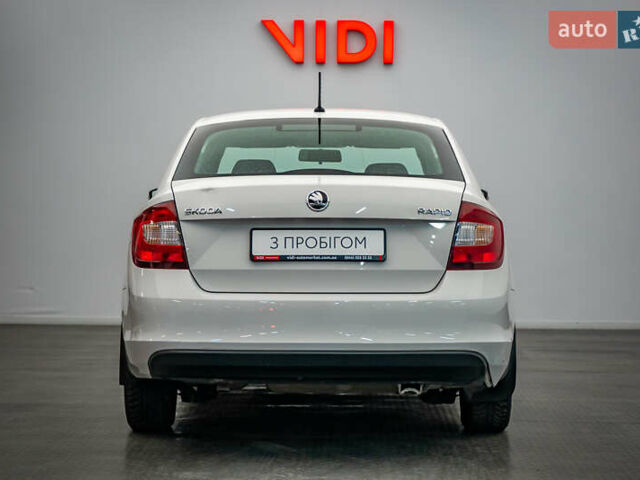 Білий Шкода Рапід, об'ємом двигуна 1.6 л та пробігом 78 тис. км за 11644 $, фото 4 на Automoto.ua