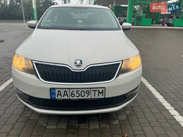 Белый Шкода Рапид, объемом двигателя 1.6 л и пробегом 157 тыс. км за 8750 $, фото 2 на Automoto.ua