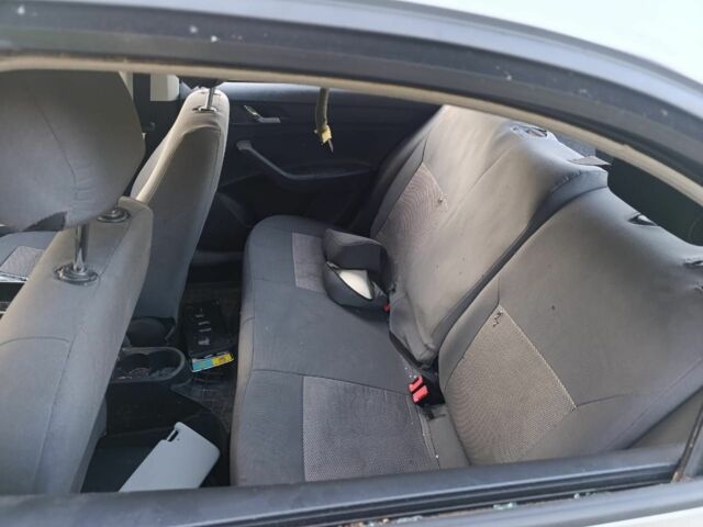 Бежевый Шкода Рапид, объемом двигателя 1 л и пробегом 1 тыс. км за 3000 $, фото 6 на Automoto.ua