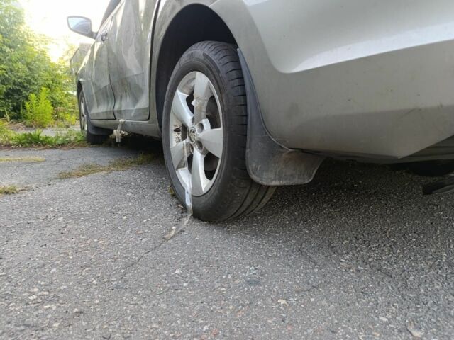 Бежевый Шкода Рапид, объемом двигателя 1 л и пробегом 1 тыс. км за 3000 $, фото 7 на Automoto.ua