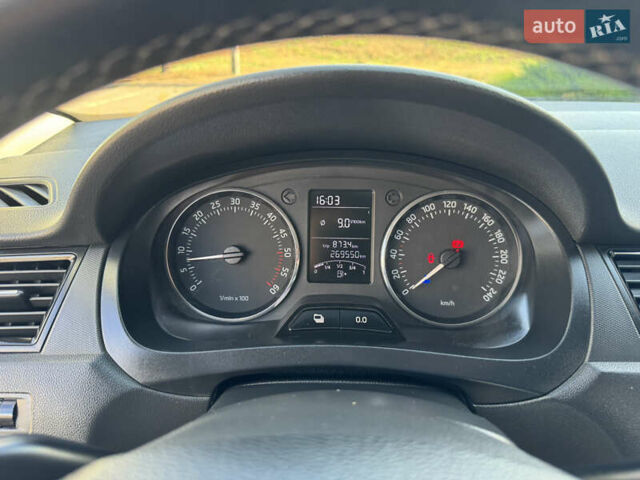 Бежевый Шкода Рапид, объемом двигателя 1.6 л и пробегом 269 тыс. км за 7900 $, фото 8 на Automoto.ua