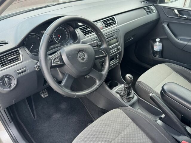 Бежевий Шкода Рапід, об'ємом двигуна 1.6 л та пробігом 336 тис. км за 6400 $, фото 3 на Automoto.ua