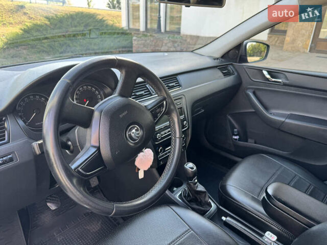 Бежевый Шкода Рапид, объемом двигателя 1.6 л и пробегом 269 тыс. км за 7900 $, фото 13 на Automoto.ua