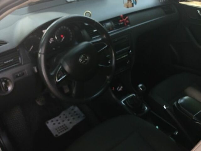 Бежевый Шкода Рапид, объемом двигателя 1.2 л и пробегом 218 тыс. км за 5900 $, фото 6 на Automoto.ua