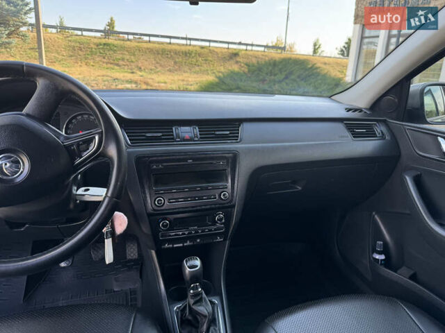 Бежевый Шкода Рапид, объемом двигателя 1.6 л и пробегом 269 тыс. км за 7900 $, фото 12 на Automoto.ua