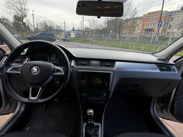 Бежевый Шкода Рапид, объемом двигателя 1.6 л и пробегом 190 тыс. км за 8900 $, фото 7 на Automoto.ua