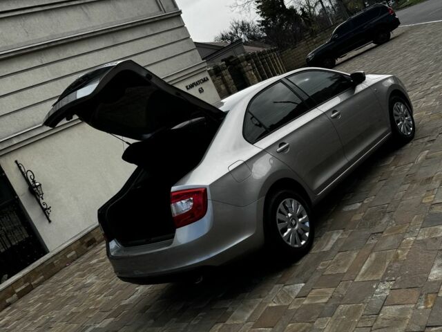 Бежевый Шкода Рапид, объемом двигателя 1.6 л и пробегом 190 тыс. км за 8900 $, фото 4 на Automoto.ua