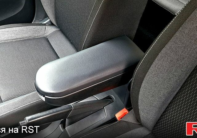 Бежевый Шкода Рапид, объемом двигателя 1.2 л и пробегом 78 тыс. км за 9370 $, фото 11 на Automoto.ua