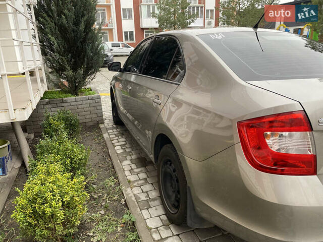 Бежевый Шкода Рапид, объемом двигателя 1.6 л и пробегом 185 тыс. км за 9000 $, фото 6 на Automoto.ua