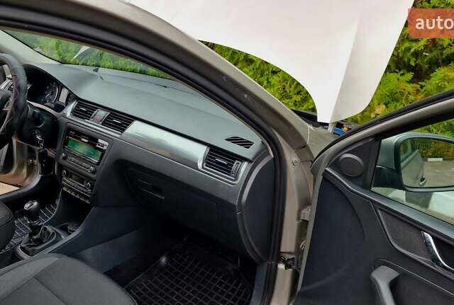 Бежевый Шкода Рапид, объемом двигателя 1.2 л и пробегом 82 тыс. км за 9270 $, фото 30 на Automoto.ua