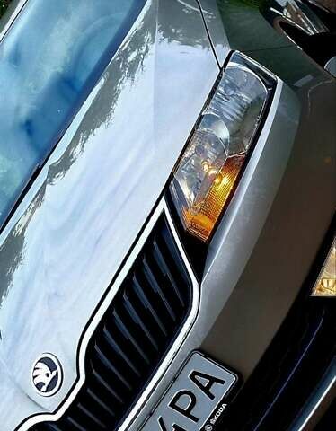 Бежевый Шкода Рапид, объемом двигателя 1.2 л и пробегом 78 тыс. км за 8700 $, фото 10 на Automoto.ua