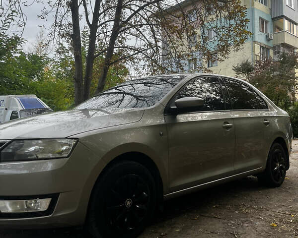 Бежевый Шкода Рапид, объемом двигателя 1.2 л и пробегом 190 тыс. км за 7100 $, фото 4 на Automoto.ua