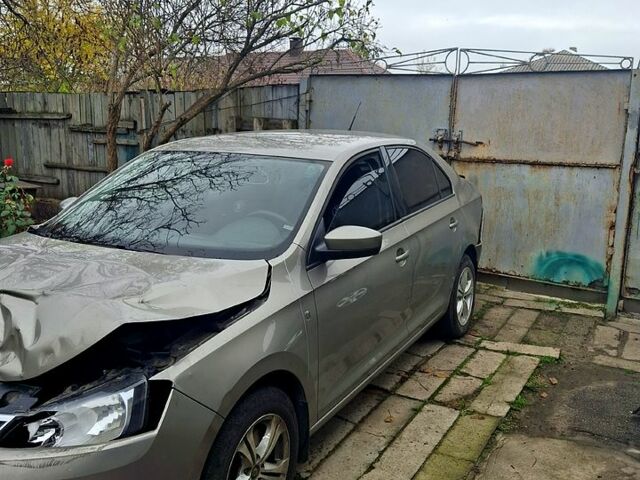 Бежевый Шкода Рапид, объемом двигателя 1.6 л и пробегом 181 тыс. км за 3800 $, фото 1 на Automoto.ua