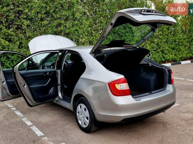 Бежевий Шкода Рапід, об'ємом двигуна 1.2 л та пробігом 78 тис. км за 9250 $, фото 13 на Automoto.ua