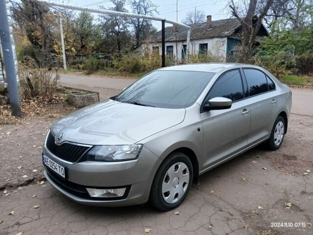 Бежевый Шкода Рапид, объемом двигателя 1.2 л и пробегом 108 тыс. км за 9600 $, фото 7 на Automoto.ua
