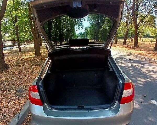 Бежевый Шкода Рапид, объемом двигателя 1.2 л и пробегом 218 тыс. км за 5900 $, фото 1 на Automoto.ua