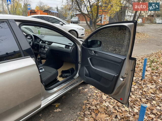 Бежевый Шкода Рапид, объемом двигателя 1.6 л и пробегом 230 тыс. км за 7999 $, фото 12 на Automoto.ua