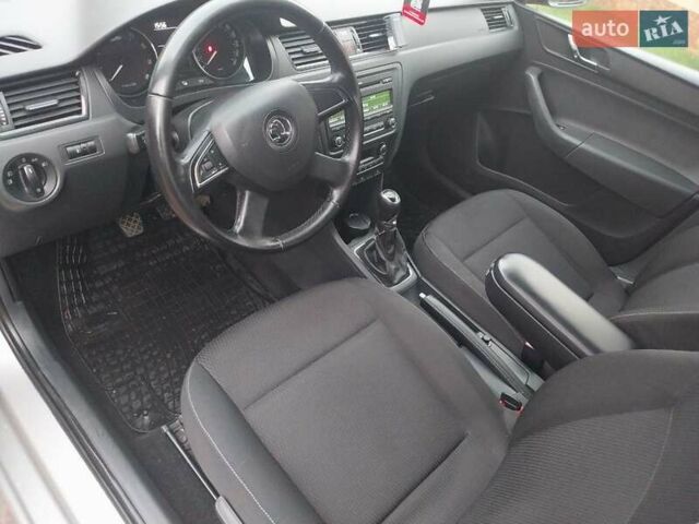 Бежевий Шкода Рапід, об'ємом двигуна 1.2 л та пробігом 154 тис. км за 6700 $, фото 22 на Automoto.ua