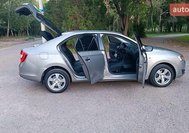 Бежевий Шкода Рапід, об'ємом двигуна 1.6 л та пробігом 48 тис. км за 9600 $, фото 26 на Automoto.ua