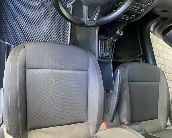 Бежевый Шкода Рапид, объемом двигателя 1.6 л и пробегом 182 тыс. км за 9200 $, фото 13 на Automoto.ua