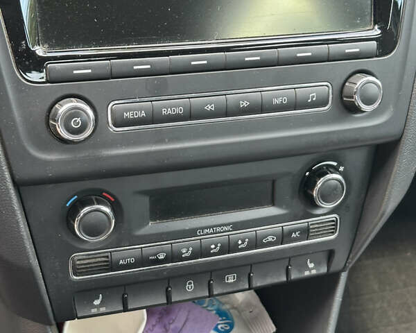 Бежевый Шкода Рапид, объемом двигателя 1.2 л и пробегом 78 тыс. км за 8700 $, фото 8 на Automoto.ua