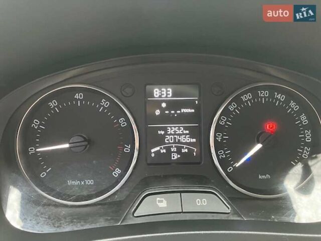 Бежевый Шкода Рапид, объемом двигателя 1.6 л и пробегом 207 тыс. км за 8300 $, фото 9 на Automoto.ua