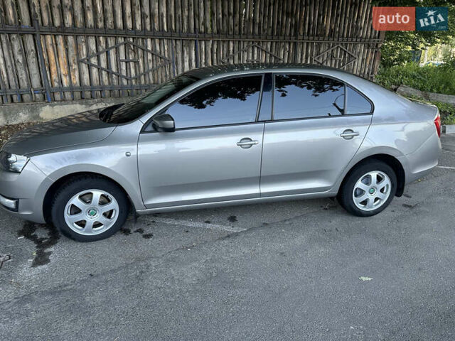 Бежевый Шкода Рапид, объемом двигателя 1.6 л и пробегом 115 тыс. км за 8500 $, фото 1 на Automoto.ua