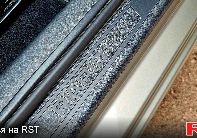 Бежевый Шкода Рапид, объемом двигателя 1.2 л и пробегом 78 тыс. км за 9370 $, фото 6 на Automoto.ua