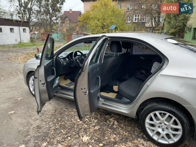 Бежевый Шкода Рапид, объемом двигателя 1.6 л и пробегом 230 тыс. км за 7999 $, фото 7 на Automoto.ua