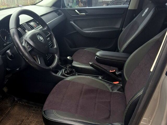 Бежевый Шкода Рапид, объемом двигателя 1.6 л и пробегом 181 тыс. км за 3800 $, фото 4 на Automoto.ua