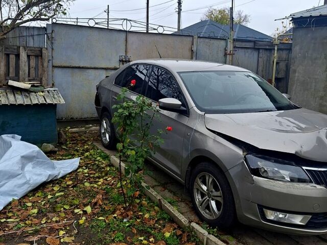 Бежевый Шкода Рапид, объемом двигателя 1.6 л и пробегом 181 тыс. км за 3800 $, фото 2 на Automoto.ua