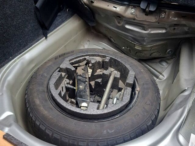 Бежевый Шкода Рапид, объемом двигателя 1.6 л и пробегом 181 тыс. км за 3800 $, фото 5 на Automoto.ua