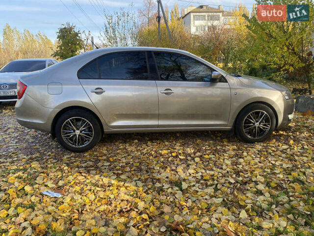 Бежевый Шкода Рапид, объемом двигателя 1.6 л и пробегом 182 тыс. км за 9200 $, фото 9 на Automoto.ua
