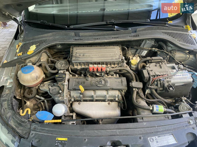 Бежевый Шкода Рапид, объемом двигателя 1.6 л и пробегом 182 тыс. км за 9200 $, фото 10 на Automoto.ua