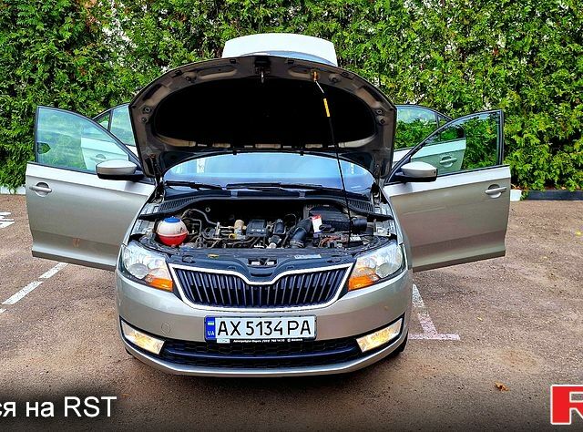 Бежевый Шкода Рапид, объемом двигателя 1.2 л и пробегом 78 тыс. км за 9370 $, фото 7 на Automoto.ua