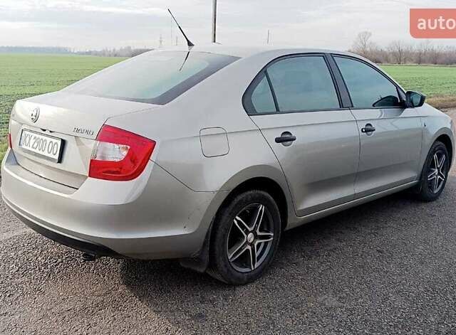 Бежевий Шкода Рапід, об'ємом двигуна 1.6 л та пробігом 76 тис. км за 8500 $, фото 5 на Automoto.ua