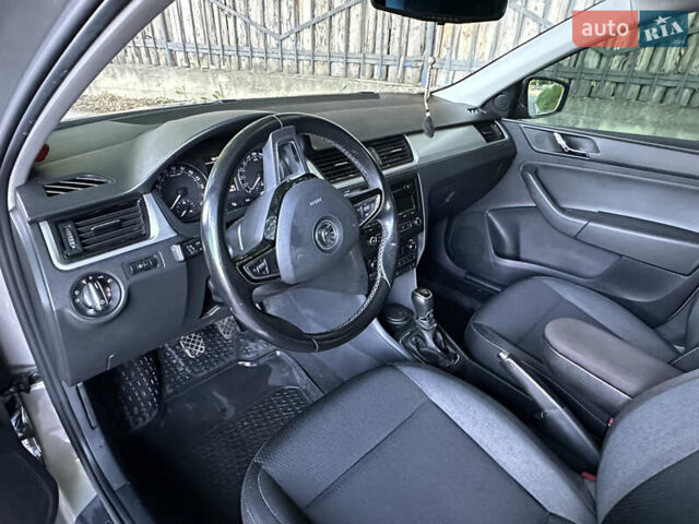 Бежевый Шкода Рапид, объемом двигателя 1.6 л и пробегом 115 тыс. км за 8500 $, фото 17 на Automoto.ua