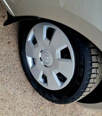 Бежевый Шкода Рапид, объемом двигателя 1.2 л и пробегом 78 тыс. км за 9270 $, фото 20 на Automoto.ua