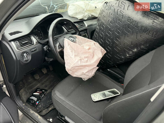 Бежевий Шкода Рапід, об'ємом двигуна 1.2 л та пробігом 42 тис. км за 2200 $, фото 2 на Automoto.ua