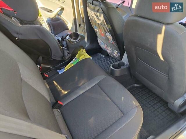 Бежевый Шкода Рапид, объемом двигателя 1.6 л и пробегом 206 тыс. км за 8900 $, фото 23 на Automoto.ua