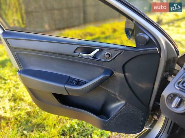 Бежевый Шкода Рапид, объемом двигателя 1.6 л и пробегом 206 тыс. км за 8900 $, фото 14 на Automoto.ua