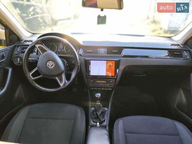 Бежевый Шкода Рапид, объемом двигателя 1.6 л и пробегом 206 тыс. км за 8900 $, фото 19 на Automoto.ua