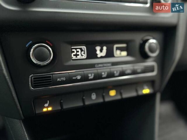 Бежевий Шкода Рапід, об'ємом двигуна 1.6 л та пробігом 187 тис. км за 8500 $, фото 35 на Automoto.ua