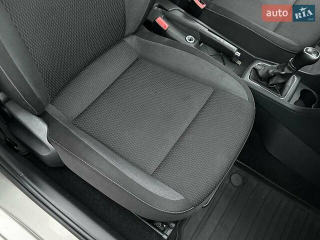 Бежевий Шкода Рапід, об'ємом двигуна 1.6 л та пробігом 187 тис. км за 8500 $, фото 51 на Automoto.ua