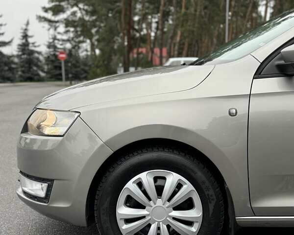 Бежевий Шкода Рапід, об'ємом двигуна 1.6 л та пробігом 187 тис. км за 8500 $, фото 11 на Automoto.ua