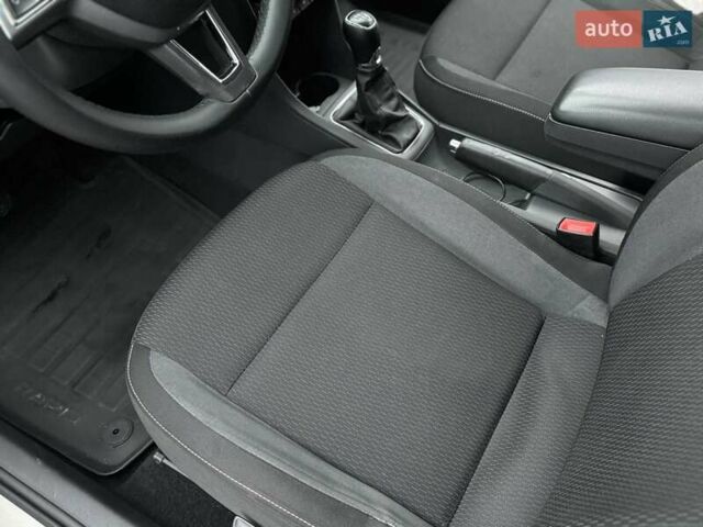 Бежевий Шкода Рапід, об'ємом двигуна 1.6 л та пробігом 187 тис. км за 8500 $, фото 25 на Automoto.ua